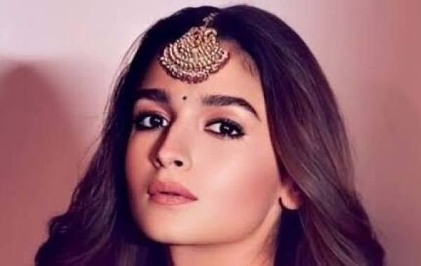 Alia Bhatt - most beautiful and sexy Bollywood actresses